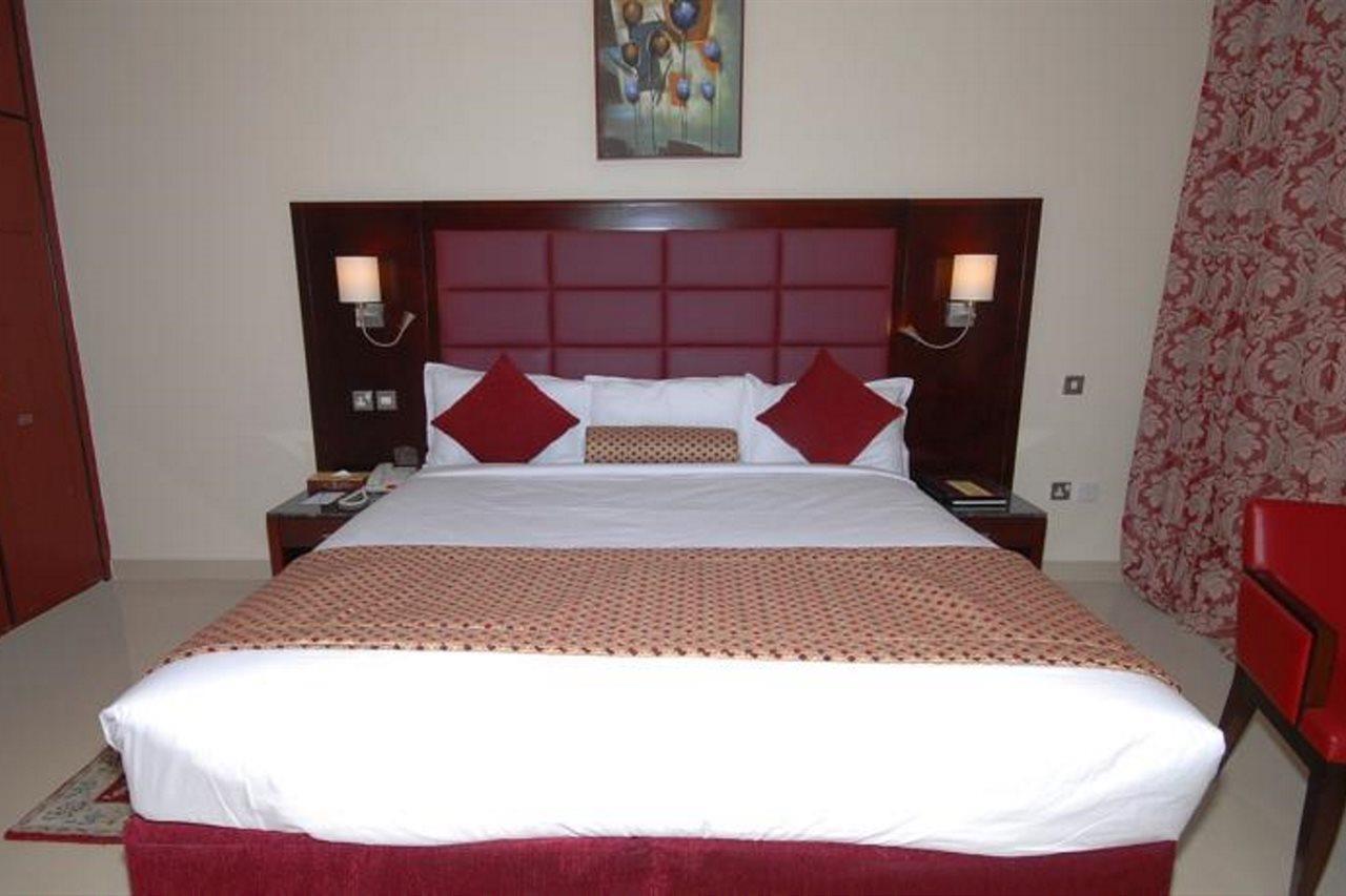 Ramee Rose Hotel Apartments Abu Dhabi Exterior foto